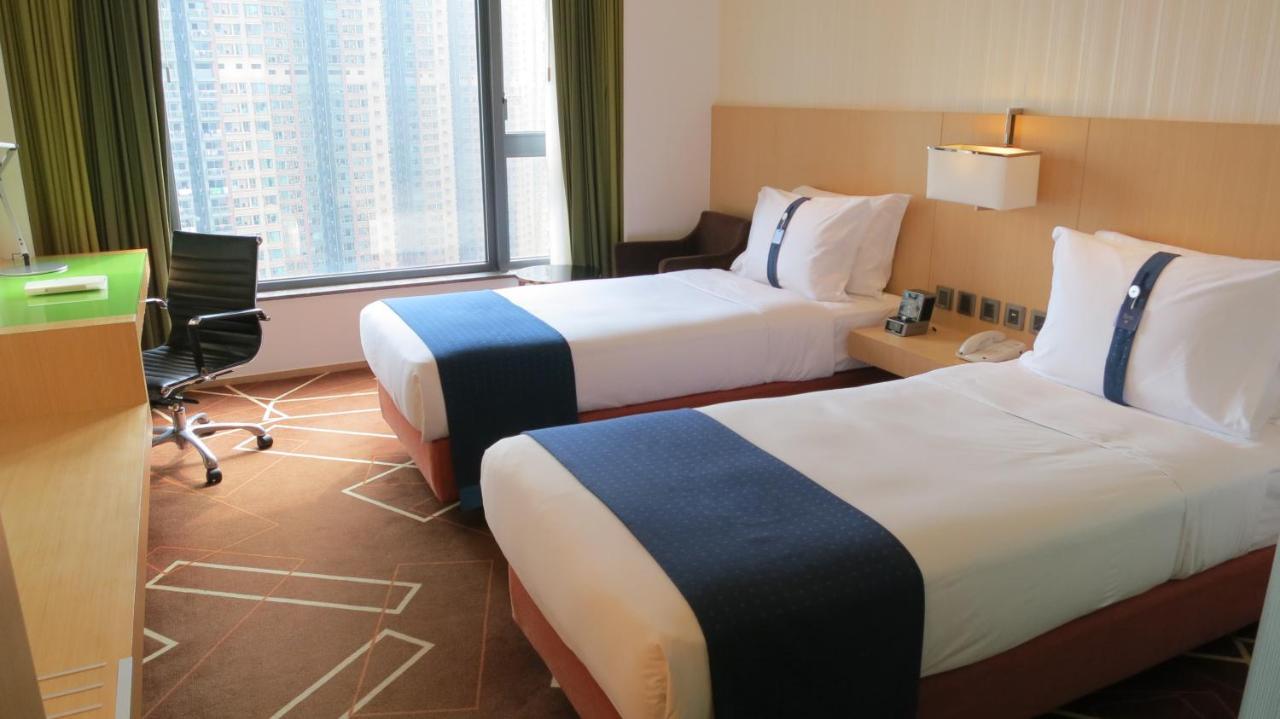 Holiday Inn Express Hong Kong Kowloon East, An Ihg Hotel Zewnętrze zdjęcie