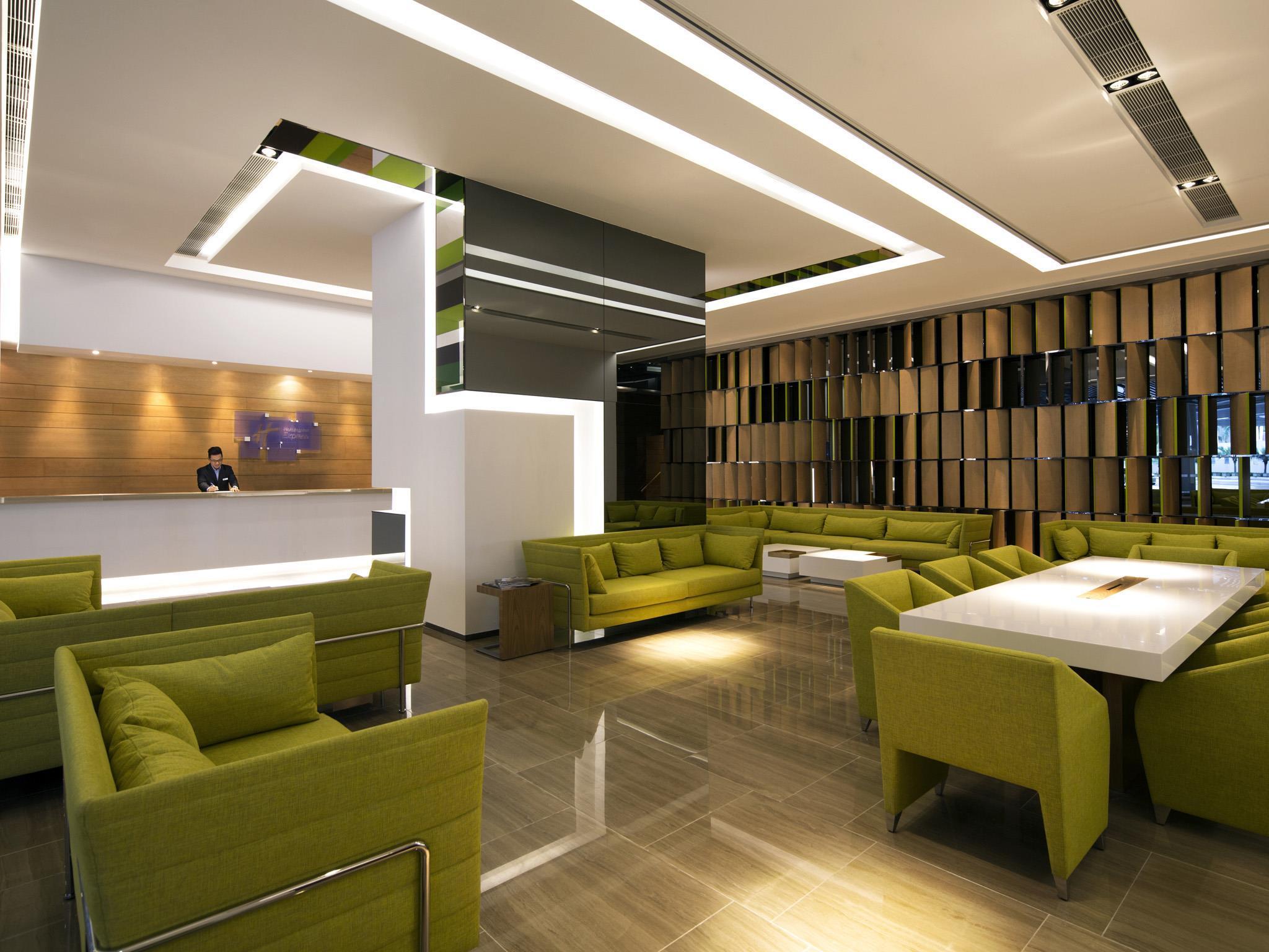 Holiday Inn Express Hong Kong Kowloon East, An Ihg Hotel Zewnętrze zdjęcie
