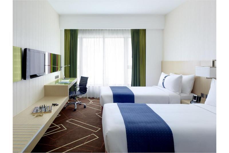 Holiday Inn Express Hong Kong Kowloon East, An Ihg Hotel Zewnętrze zdjęcie